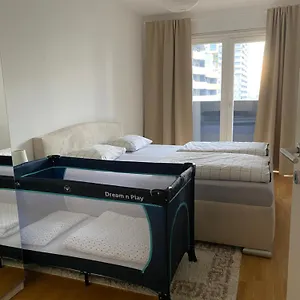  Apartment 2 Bedroom Next To Metro U1 And Garage Parking